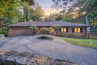310 Saddleback Trl, Hardy, VA 24101