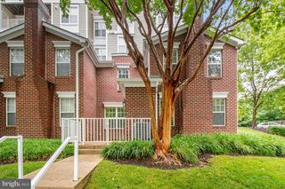 1641 International Dr #Townhouse 27, McLean, VA 22102