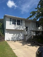440 Summit Ave, Monticello, WI 53570