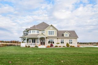 4570 Kenowa Ave, Marne, MI 49435
