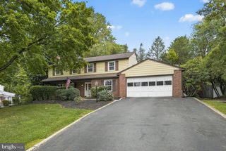 2003 Richard Dr, Broomall, PA 19008