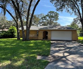 1442 Bern Ln, Spring Hill, FL 34608