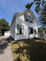278 2nd Ave, Manistee, MI 49660