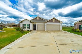 14357 Leadenhall Ln, Athens, AL 35613