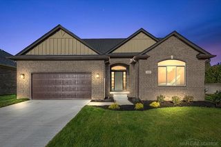 56689 Via Bellano, Macomb, MI 48042
