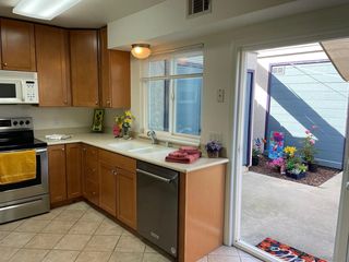 9445 Carlton Oaks Dr #D, Santee, CA 92071