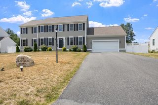 52 Oldfield Rd, Bridgewater, MA 02324