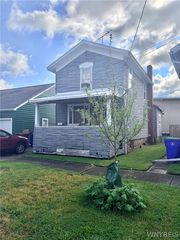 211 West Ave, Medina, NY 14103