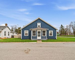 68 S  West St, West Jefferson, OH 43162