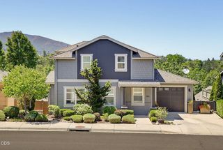 955 Overlook Dr, Ashland, OR 97520