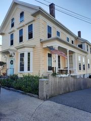 6 Pleasant St, Rockport, MA 01966