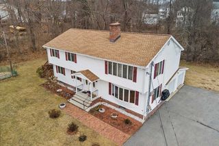 16-16A Chestnut St, Dudley, MA 01571