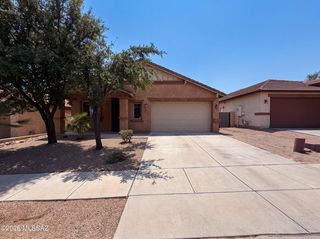 575 W  Camino Sorpresa, Sahuarita, AZ 85629