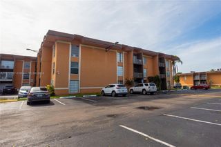 9405 SW 76th St #Y11, Miami, FL 33173