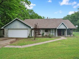 716 W  Scott St, Gilmer, TX 75644