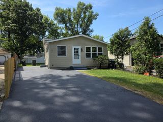 217 S  Channel Dr, Round Lake Beach, IL 60073