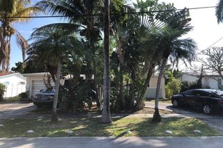 3910 NW 33rd Ave, Lauderdale Lakes, FL 33309