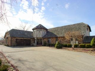 761 Lake Shore Dr, Branson, MO 65616