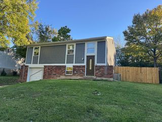 1863 W  Kemper Rd, Cincinnati, OH 45240