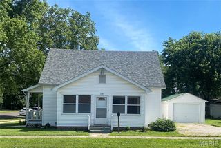 224 Vine St, Greenville, IL 62246