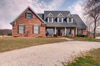 1418 Highway Nn, Bolivar, MO 65613