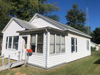708 E  11th St, Centralia, IL 62801