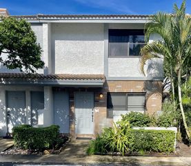 9787 E Riverside Drive #62-4, Pompano Beach, FL 33071