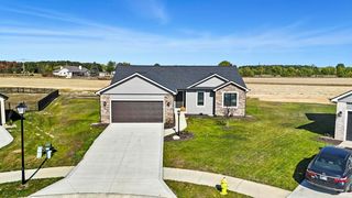 8181 Choice Ct, Fort Wayne, IN 46835