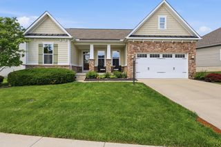 6160 Tournament Dr, Westerville, OH 43082