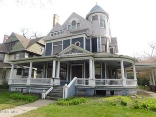 2032 Robinwood Ave, Toledo, OH 43620
