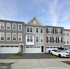 8284 Clay Ln, Manassas, VA 20110