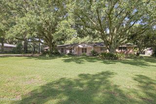212 Jogg Rd, Youngsville, LA 70592