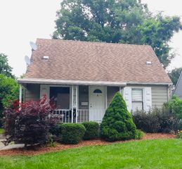 3300 Edgeworth St, Ferndale, MI 48220