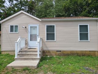 28 Water St #D, Englishtown, NJ 07726