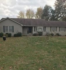 896 S  Sugar Maple Ln, Carthage, MO 64836