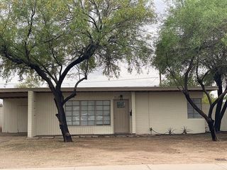 717 W  Howe St, Tempe, AZ 85281