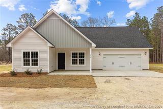 166 Yeti Ln, Raeford, NC 28376
