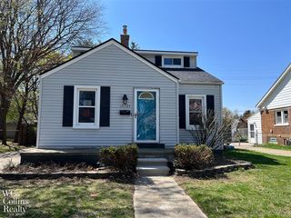 15734 Evergreen Ave, Eastpointe, MI 48021
