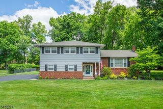 21 Whitegate Rd, Succasunna, NJ 07876