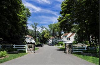 255 Weaver St #8E, Greenwich, CT 06831