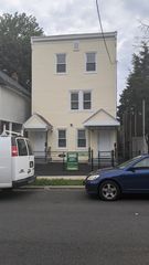 653 Nassau St #2, Orange, NJ 07050