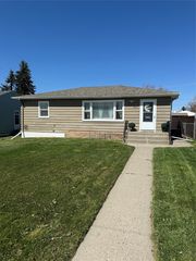 2613 9th Ave S, Great Falls, MT 59405