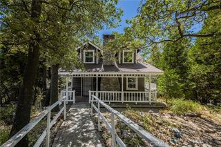 23697 Hillside Dr, Crestline, CA 92325
