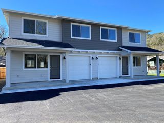 1156 & 1158 Rifle Range Rd #1158, Roseburg, OR 97470