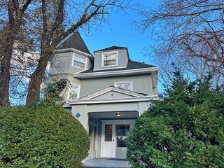79 Valley Rd #B, Montclair, NJ 07042