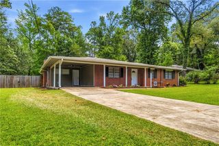 2330 Linda Dr, Pineville, LA 71360
