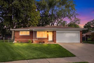 13203 Darryl Dr, Warren, MI 48088