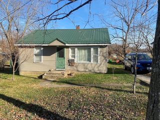 904 Broadway Ave, Cabool, MO 65689