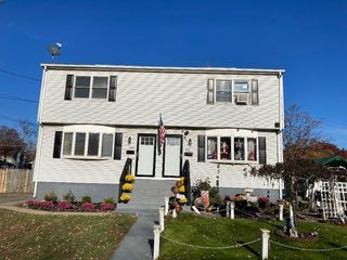 195-197 Middle St, Springfield, MA 01104