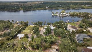 2213 River Pine Dr, Fort Myers, FL 33905